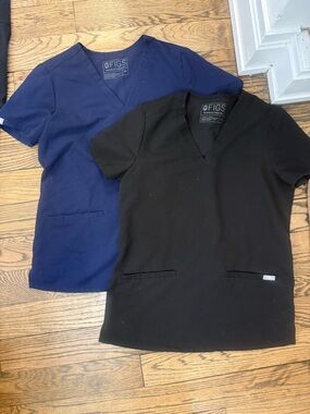 Figs Black V-Neck Technical Scrub Top